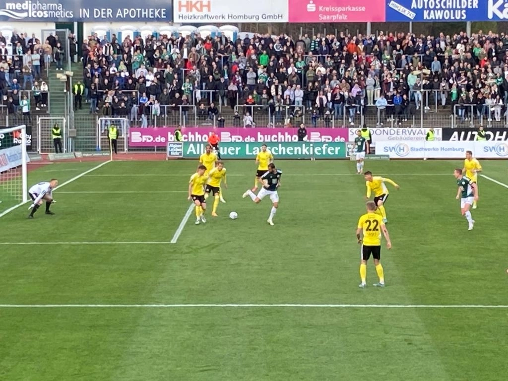 Tim Steinmetz mit dem FC Homburg im Halbfinale des Sparkasse Pokal Saar gegen FC Saarbrücken